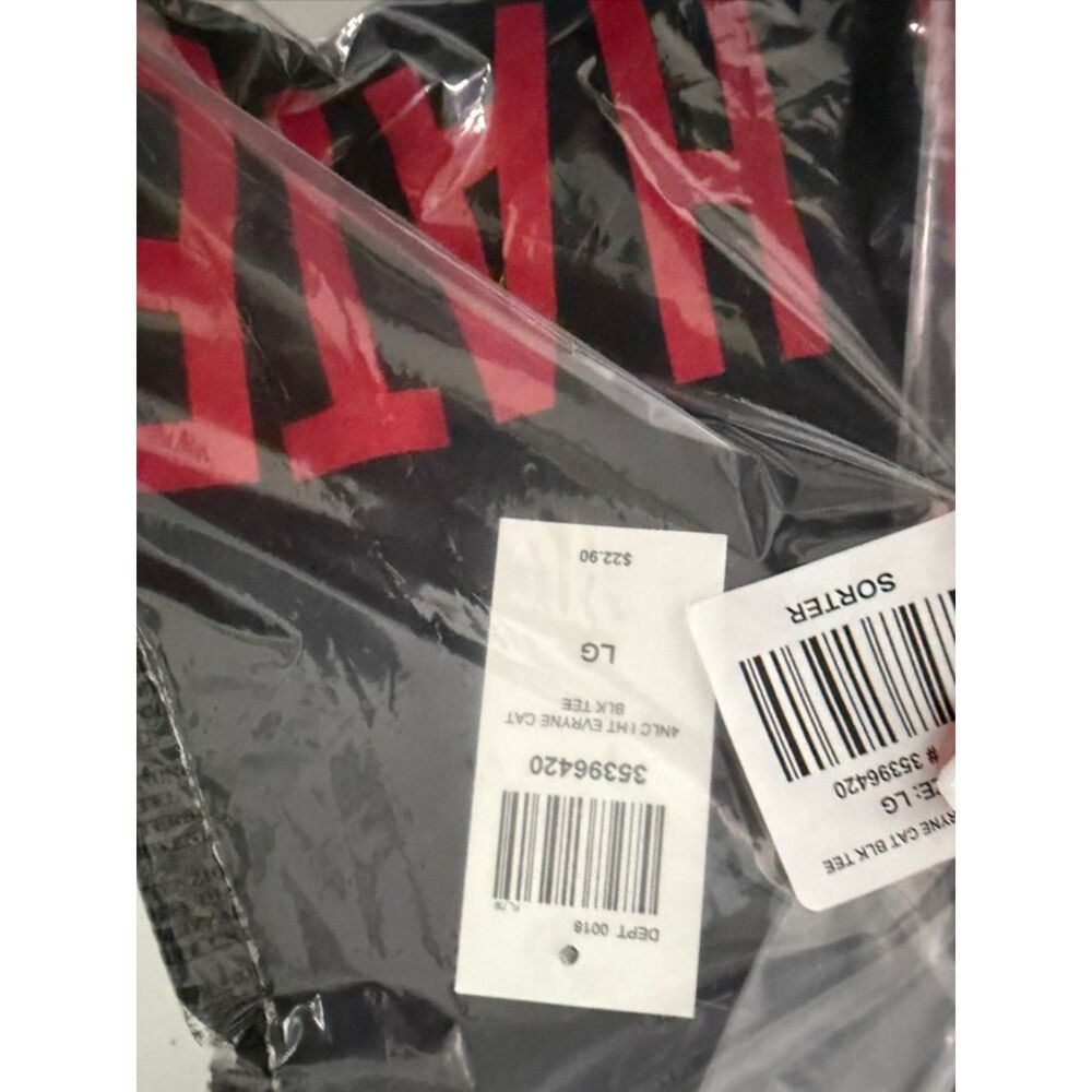Hot Topic "I hate everyone except my cat" tee Large